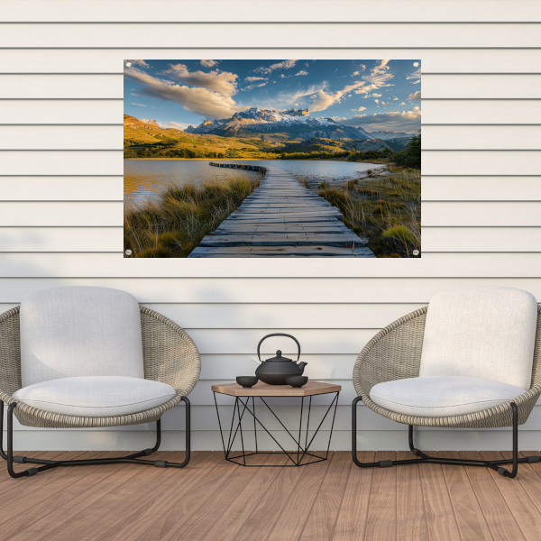 Brug naar serene berglandschap bij meer tuinposter