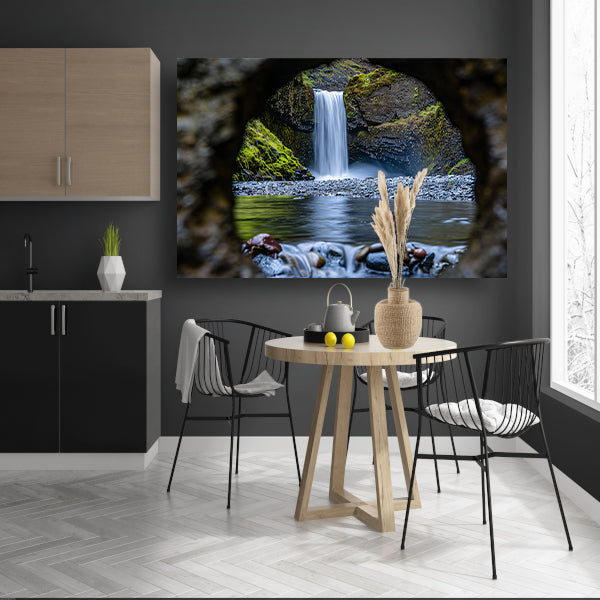 Waterval gezien door een natuurlijk sleutelgat poster