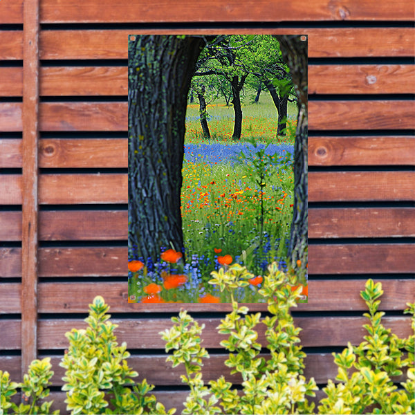 Kleurrijk Bloemenveld met Bomen tuinposter