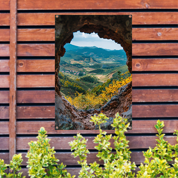 Uitkijk op een Berglandschap door een Stenen Venster tuinposter