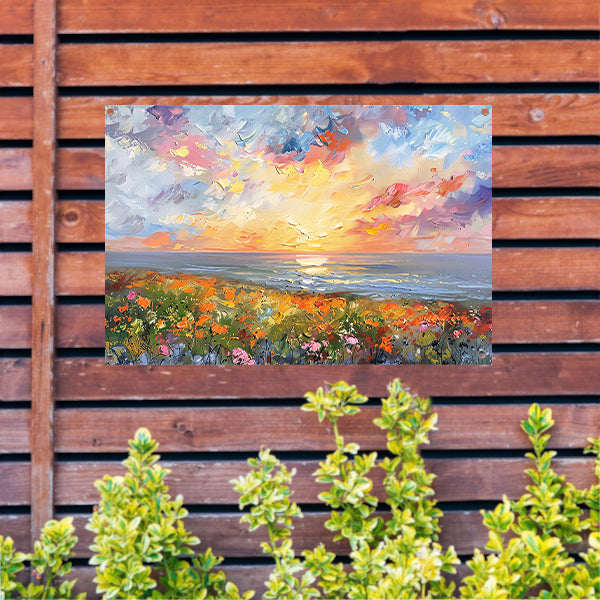 Abstracte zonsondergang met bloemen en oceaan tuinposter