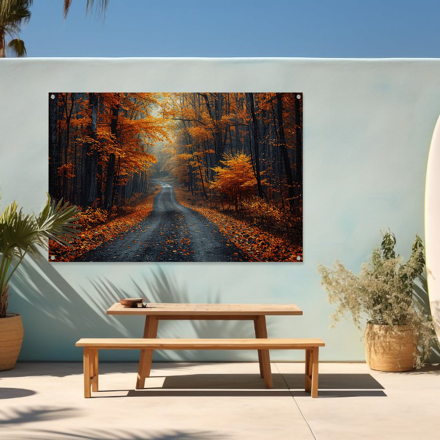 Verlaten bospaadje in zwart-wit tuinposter