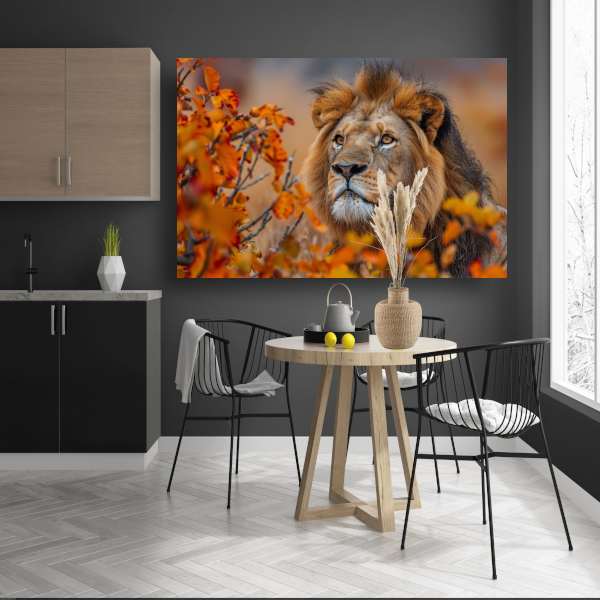 Leeuw in Herfstbladeren - Natuurs Koningschap canvas met baklijst