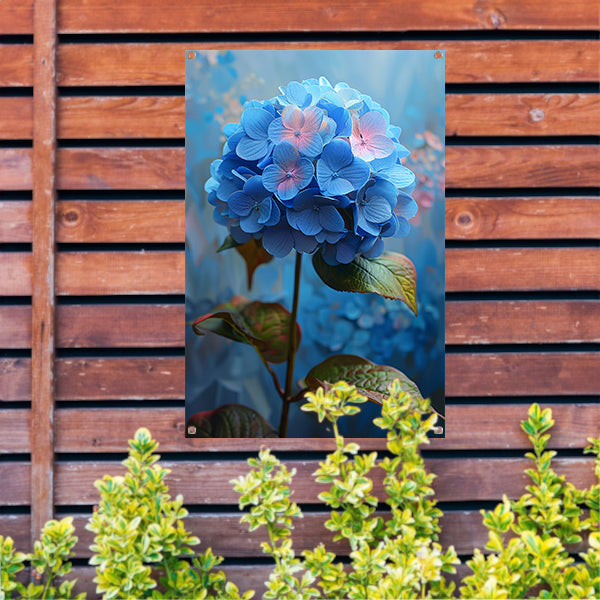Blauwe hortensia met pastelkleuren in close-up tuinposter