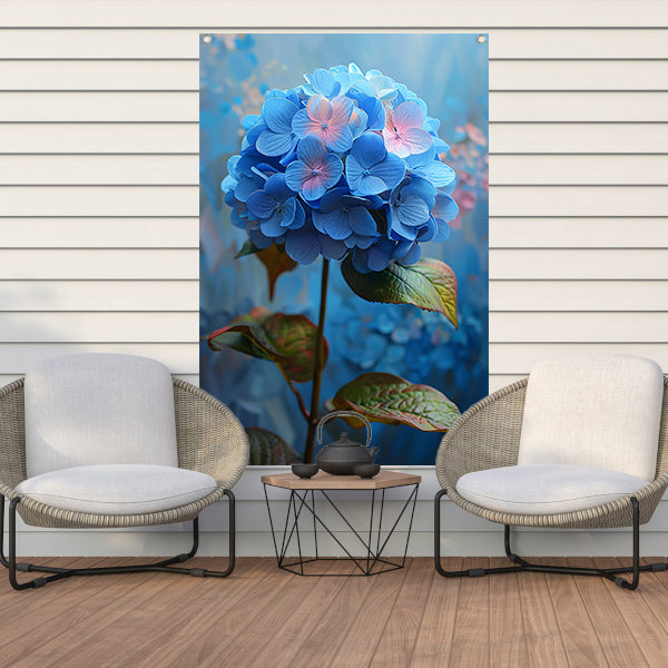 Blauwe hortensia met pastelkleuren in close-up tuinposter