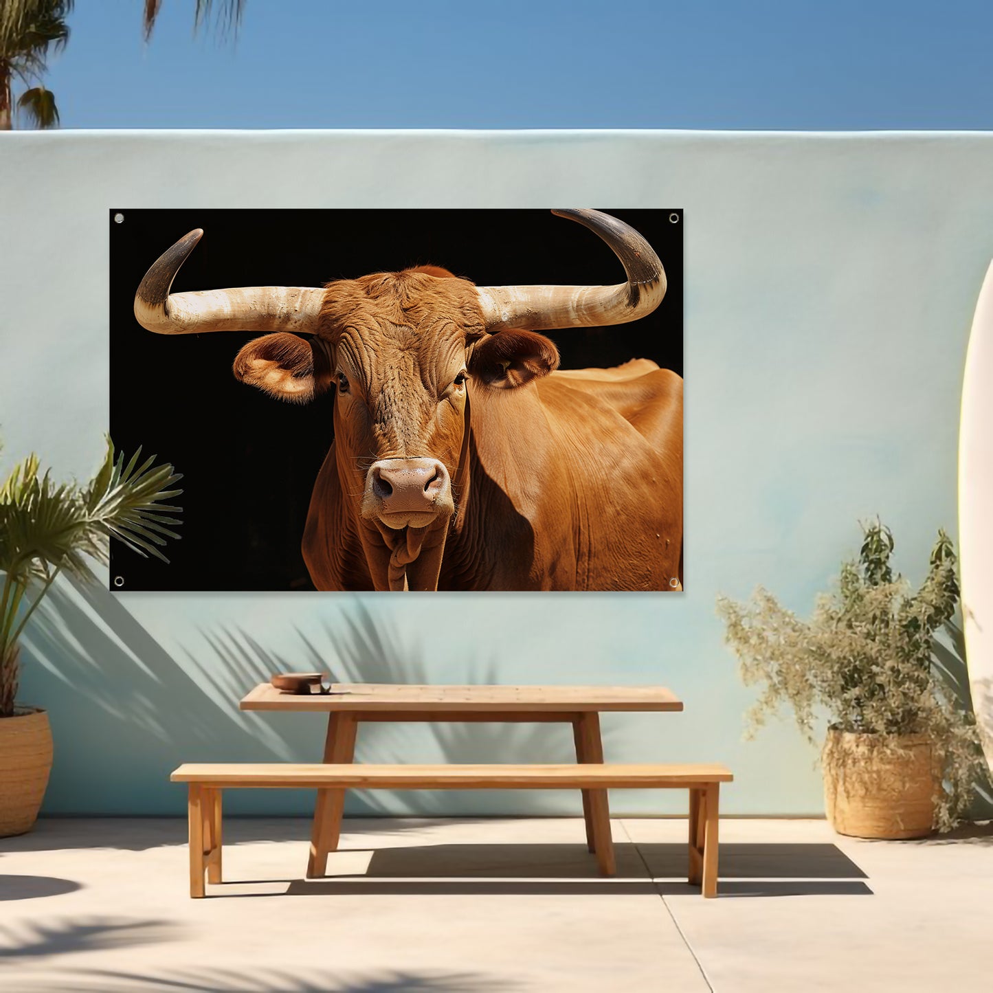 Majestueuze stier met indrukwekkende hoorns tuinposter