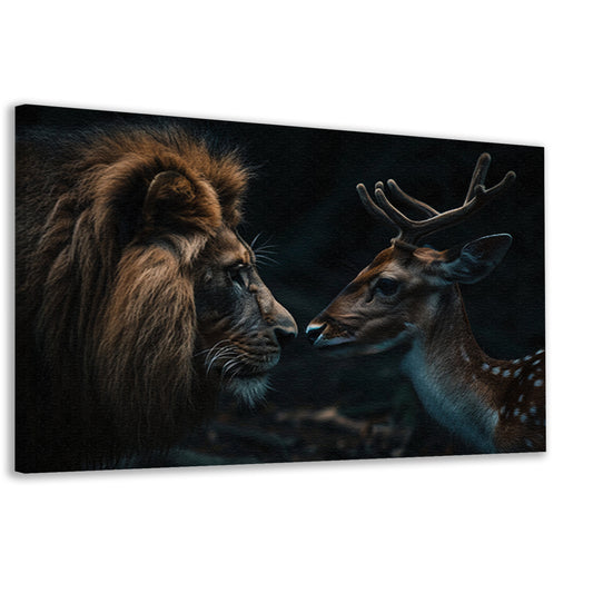 Leeuw en hert in een donker bos canvas
