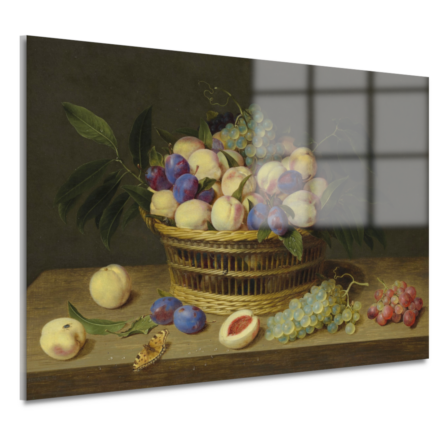 Perziken, pruimen en druiven in een rieten mand, met fruit en een vlinder op een houten tafel - Jacob van Hulsdonck acrylglas