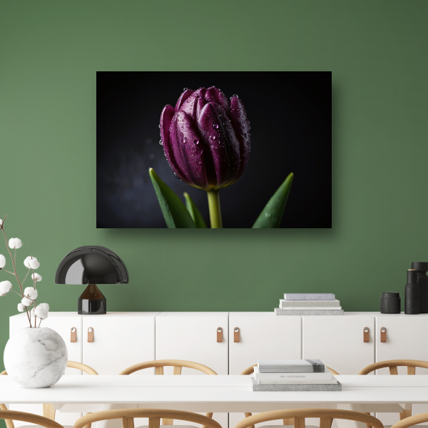 Paarse Tulp in Ochtenddauw Close-up poster