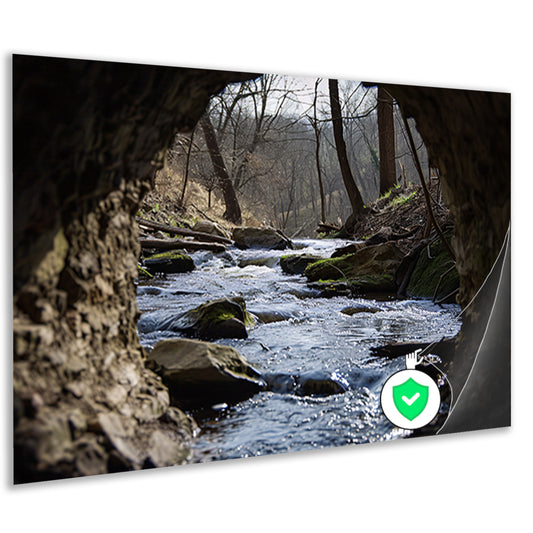 Rivier door een natuurlijk rotsvenster poster