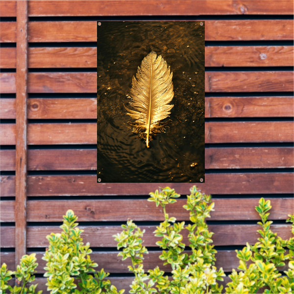 Gouden veer zwevend op donker water tuinposter