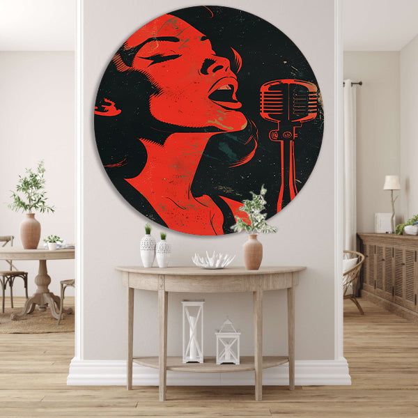 Expressieve rode zangeres met microfoon aluminium muurcirkel