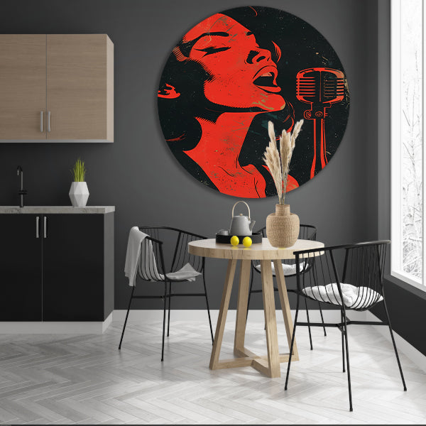 Expressieve rode zangeres met microfoon aluminium muurcirkel