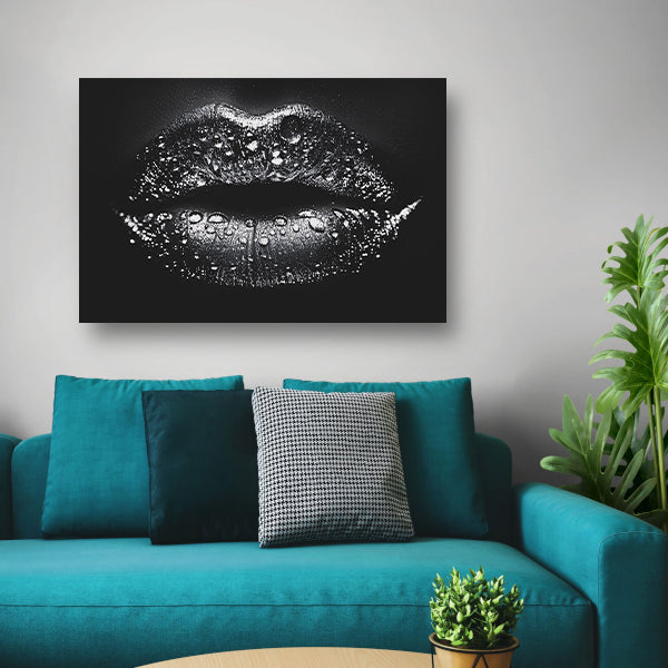 Close-up van glinsterende lippen in zwart en wit acrylglas
