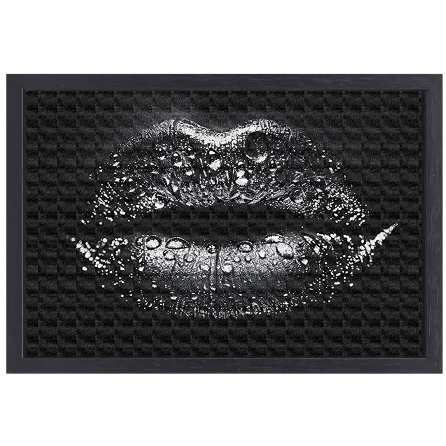 Close-up van glinsterende lippen in zwart en wit canvas met baklijst