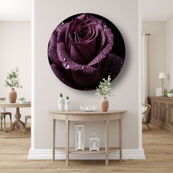 Paarse roos close-up met waterdruppels aluminium muurcirkel