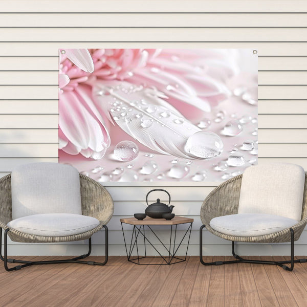 Veer en dauwdruppels met roze bloem tuinposter
