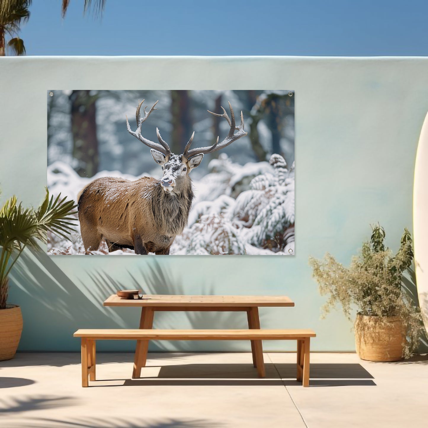 Hert met imposant gewei in winterlandschap tuinposter