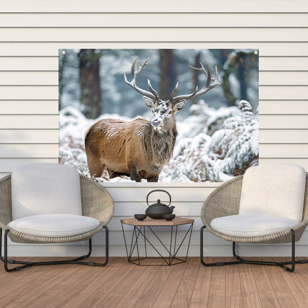 Hert met imposant gewei in winterlandschap tuinposter