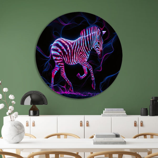 Fluorescerende zebra in neonkleuren kunstwerk aluminium muurcirkel