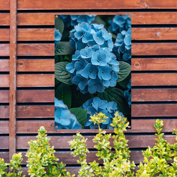 Blauwe bloemen in de tuin tuinposter