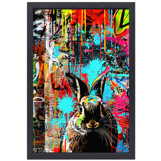 Kleurrijk graffiti konijn op abstract achtergrond canvas met baklijst