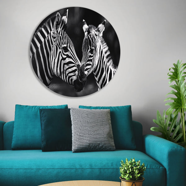 Intieme ontmoeting zebra moeder en jong aluminium muurcirkel