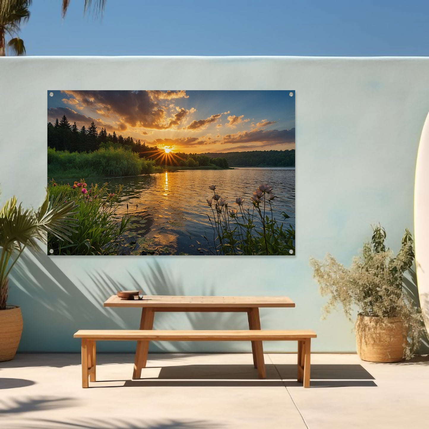 Adembenemende zonsondergang bij rustig meer tuinposter