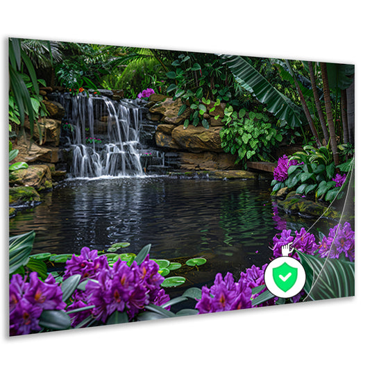 Tropische waterval omgeven door weelderig groen en bloemen poster