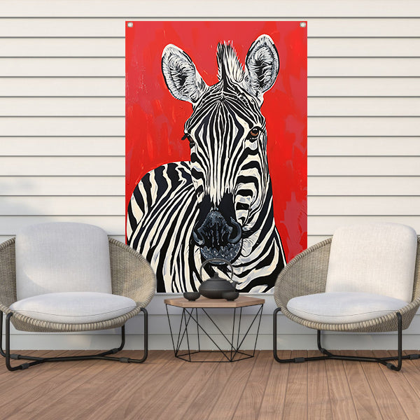 Zebra tegen een levendige rode achtergrond tuinposter