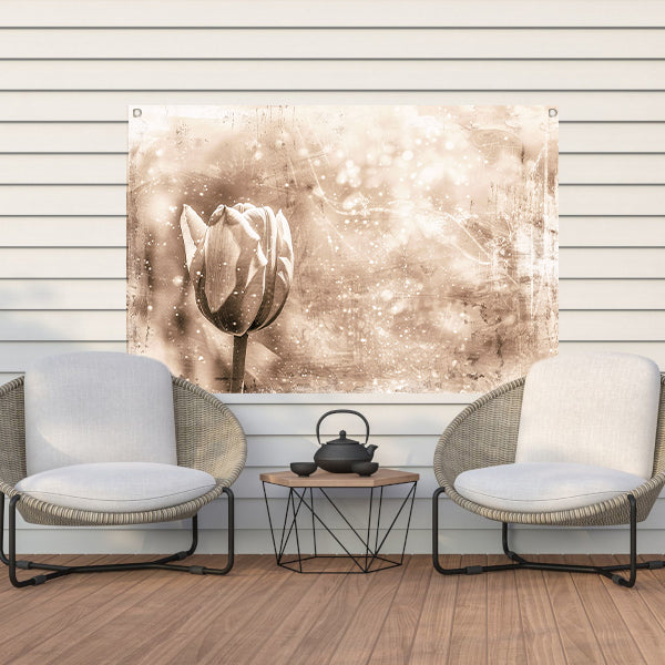 Minimalistische sepia lijntekening van tulp tuinposter