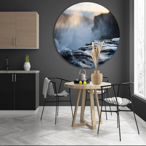 Waterval met nevelige achtergrond en rotsen forex muurcirkel