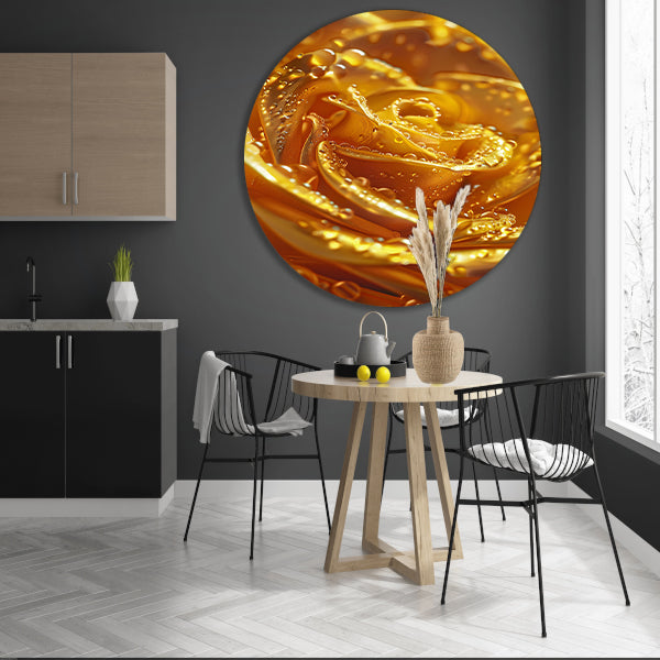 Gouden roos met glinsterende waterdruppels close-up aluminium muurcirkel
