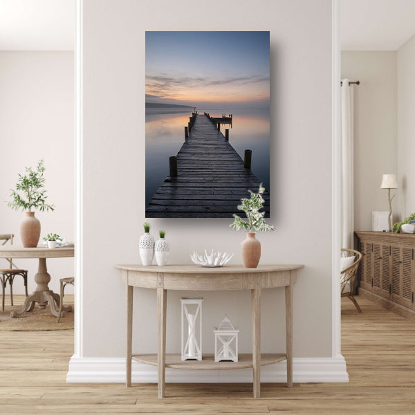 Houten Steiger Mistige Dageraad Stille Zee poster