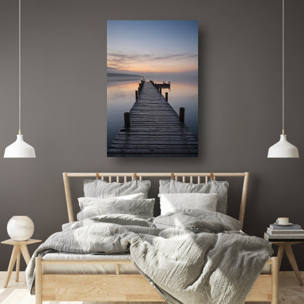 Houten Steiger Mistige Dageraad Stille Zee poster