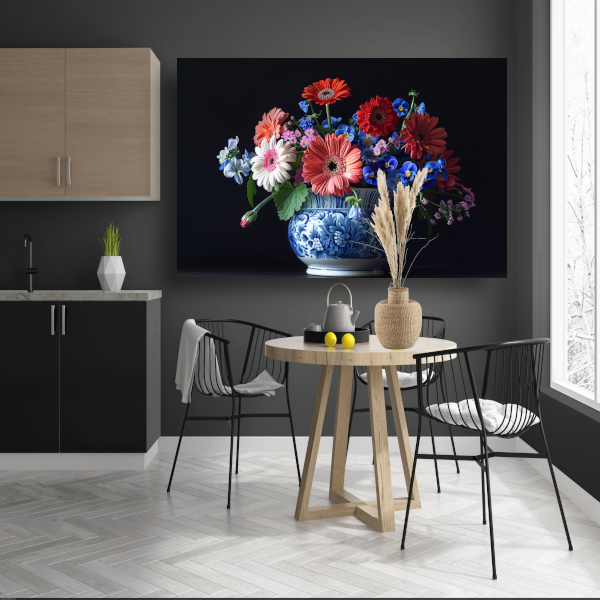 Elegante bloemenpracht in klassieke blauw-witte vaas poster