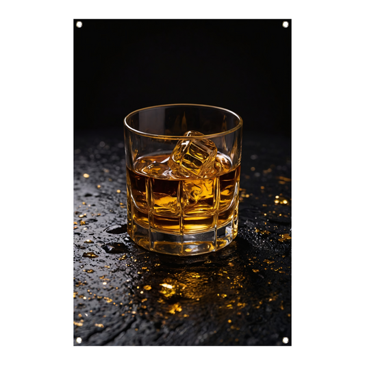 Amber Whisky in Glas met Gouden Accenten tuinposter