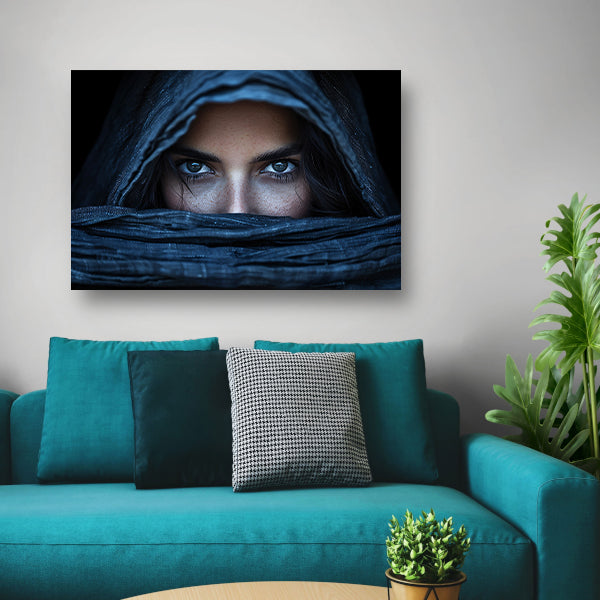 Mysterieuze Vrouw in Textielomhulsel canvas