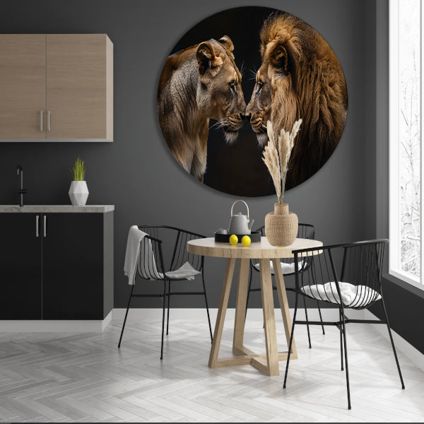 Majestueuze leeuwen in intens oogcontact aluminium muurcirkel