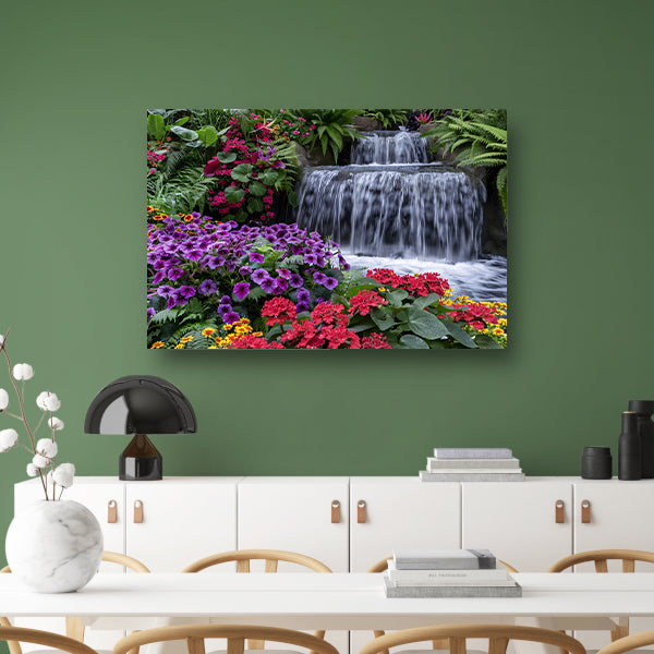 Kleurrijke bloementuin met serene waterval canvas