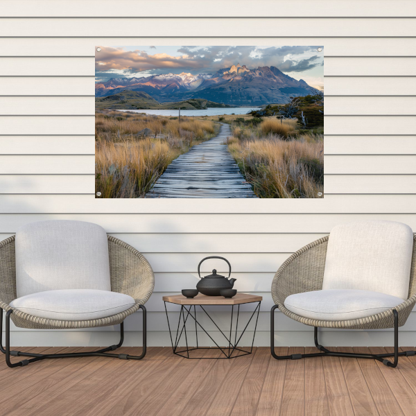 Prachtig Patagonisch landschap met houten pad tuinposter