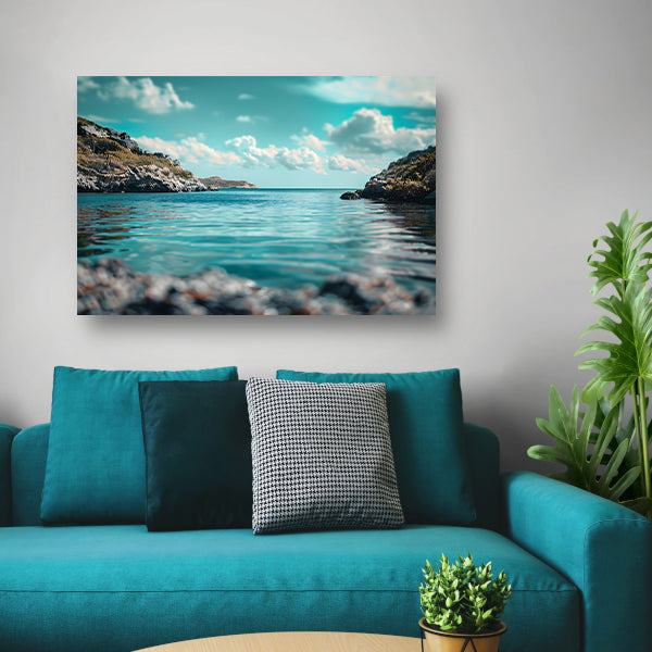 Rustgevende lagune met rotsachtige kustenposter
