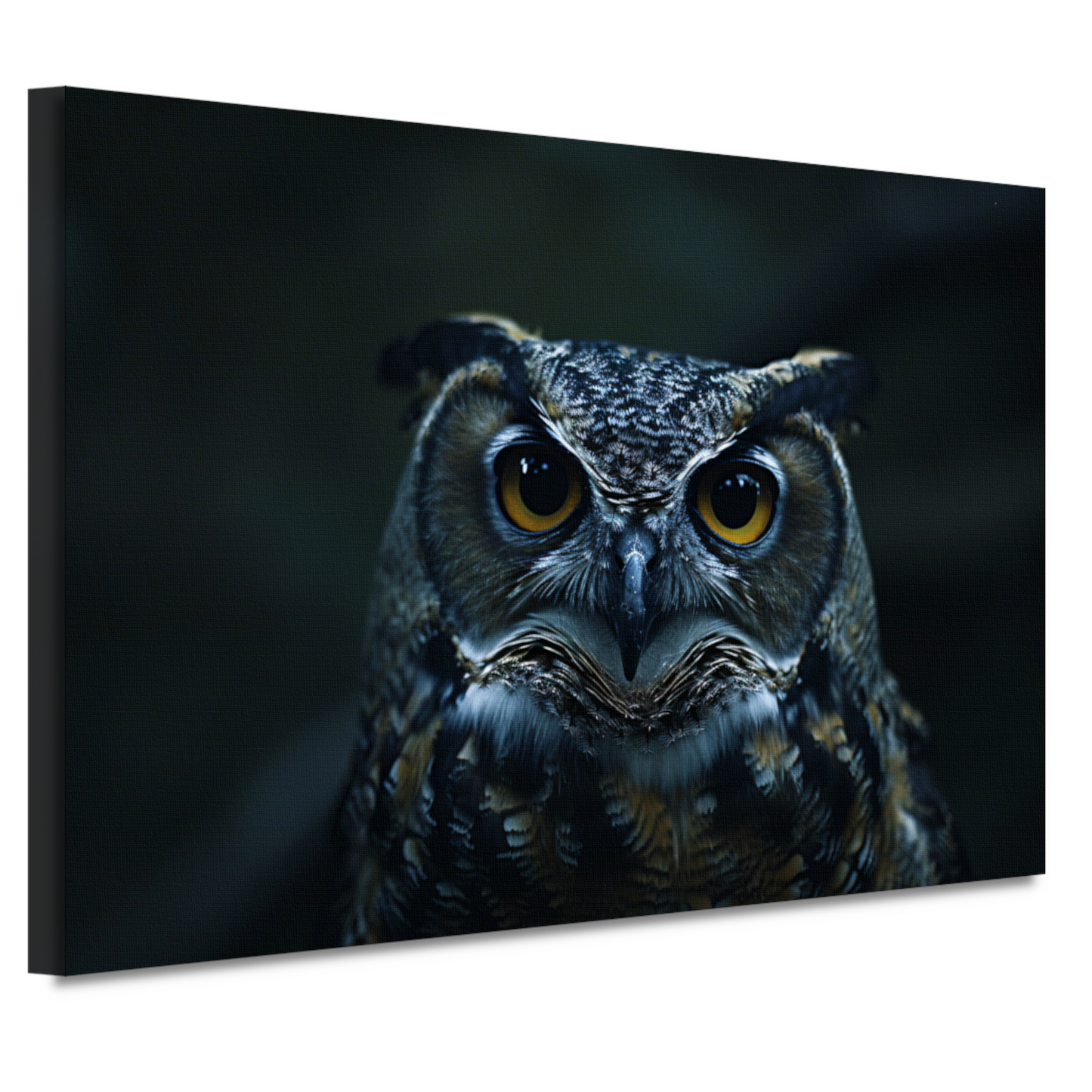 Nachtuil met doordringende gele ogen canvas