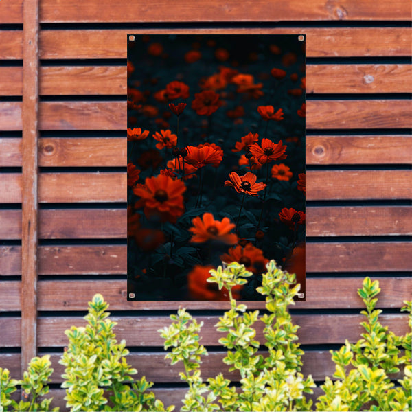 Rode bloemen in de schemering tuinposter