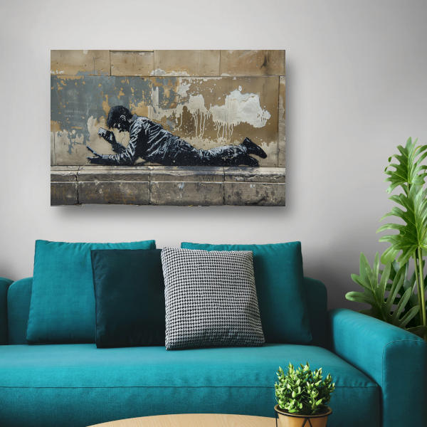 Man Geabsorbeerd door Zijn Smartphone poster