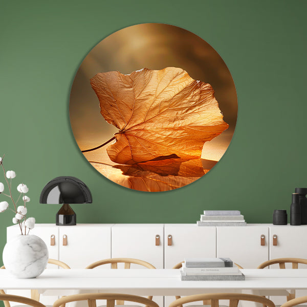 Gouden herfstblad met reflectie op water forex muurcirkel