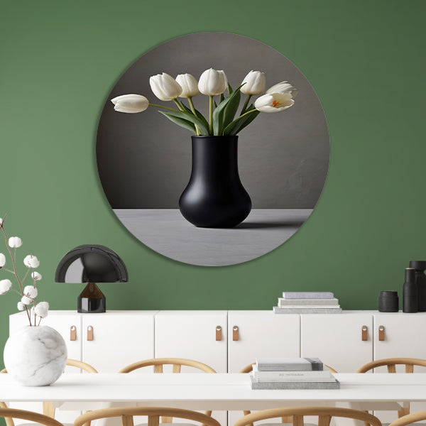 Minimalistische Witte Tulpen in Elegante Zwarte Vaas forex muurcirkel