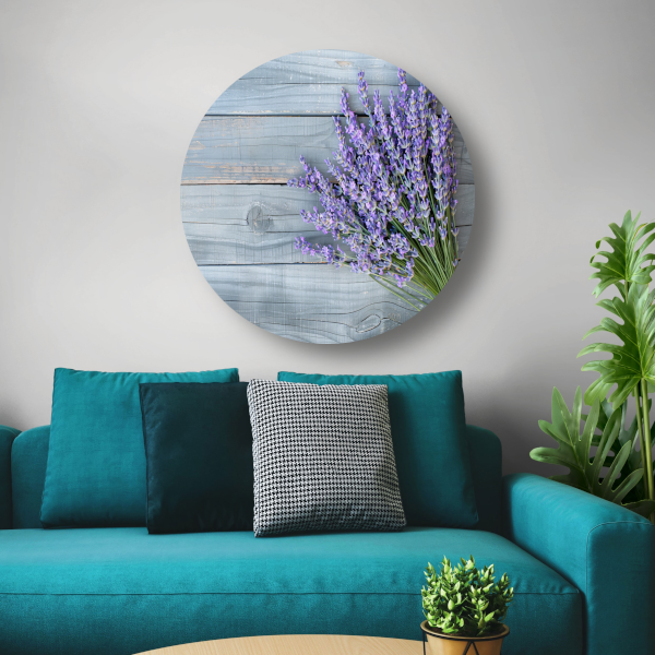Lavendel op houten tafel aluminium muurcirkel