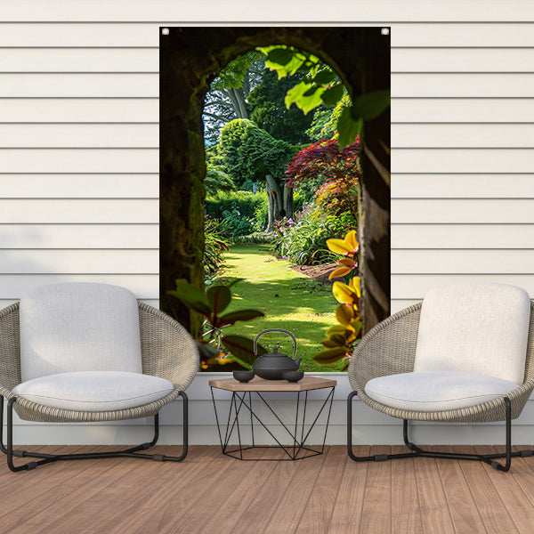 Betoverende Tuin Gezien Door Stenen Poort tuinposter