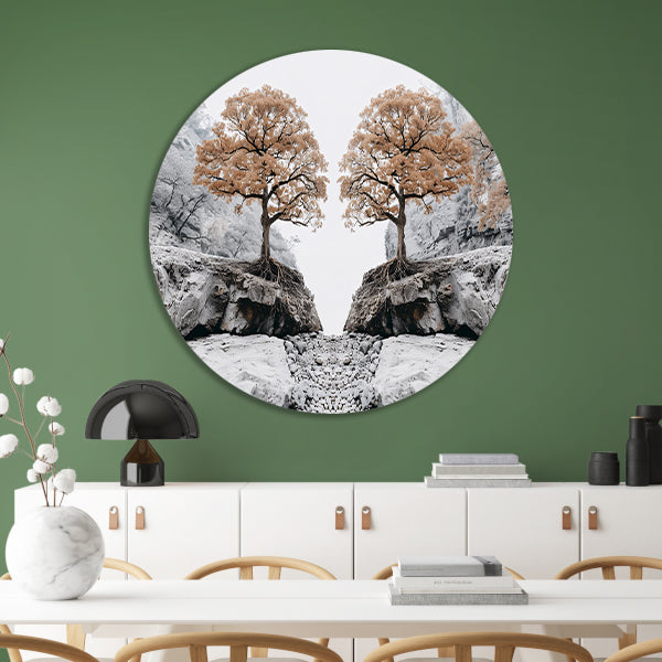 Symmetrische bomen boven rotsachtige kloof aluminium muurcirkel